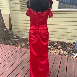 Elegant Red Evening Dress